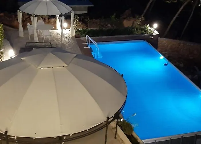 Jagoda * Sveta Nedelja (Hvar)