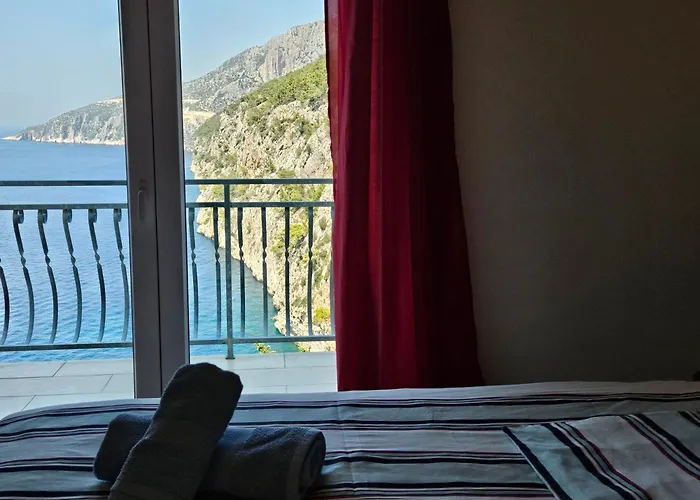 Jagoda * Sveta Nedelja (Hvar)